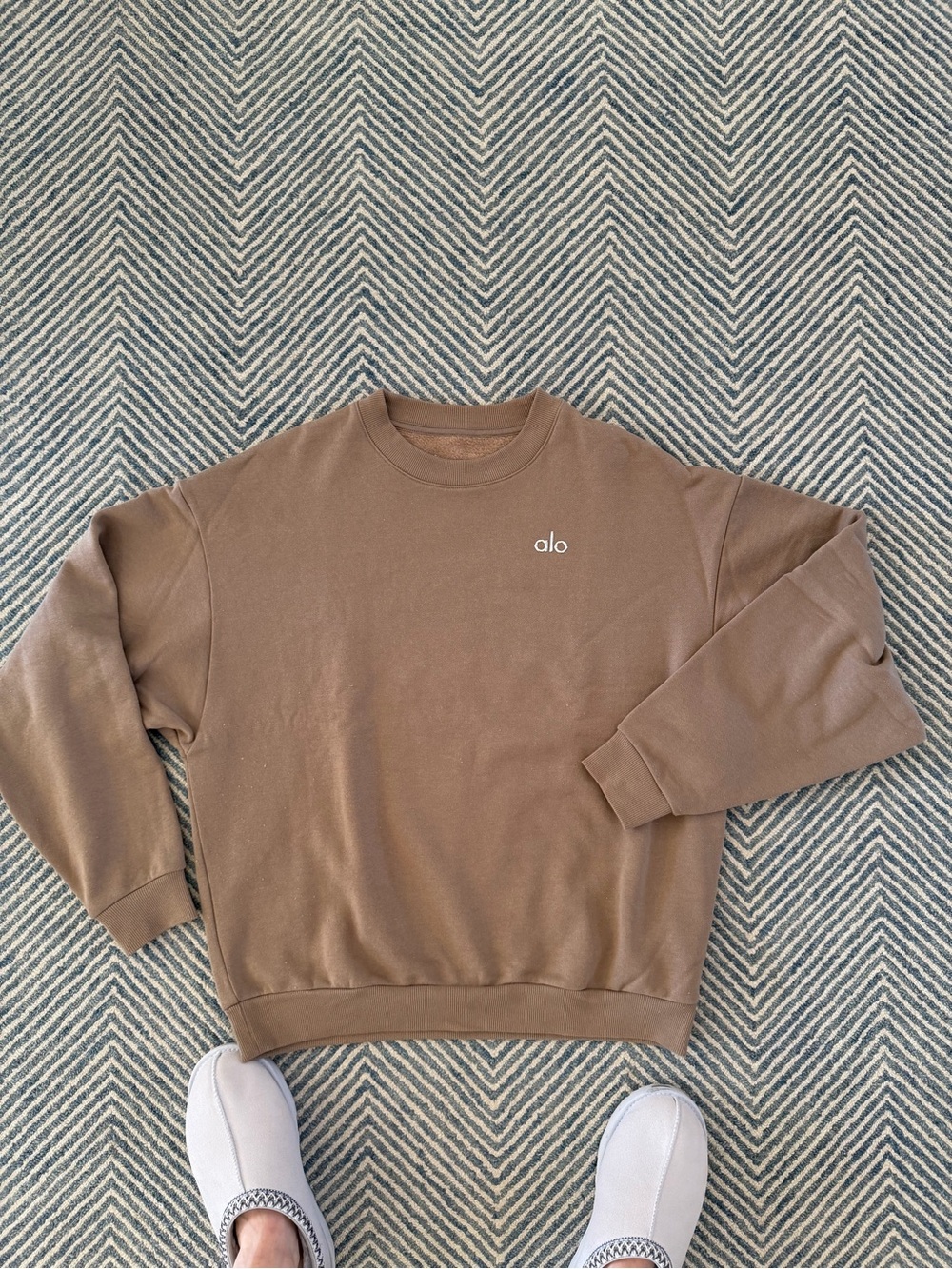 Alo Yoga accolade crewneck sweatshirt